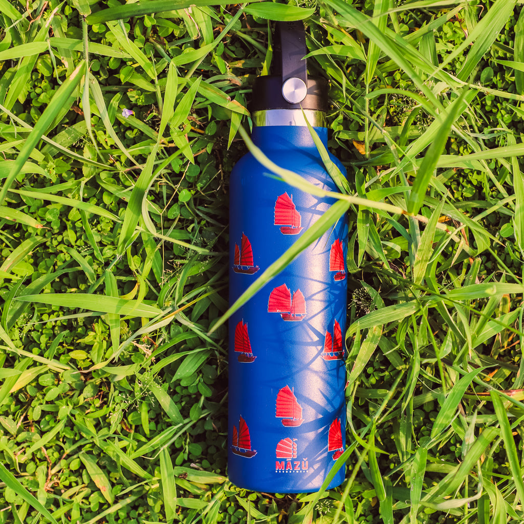 Sustainable Insulated 750ml water Bottle with Junk Boat Print