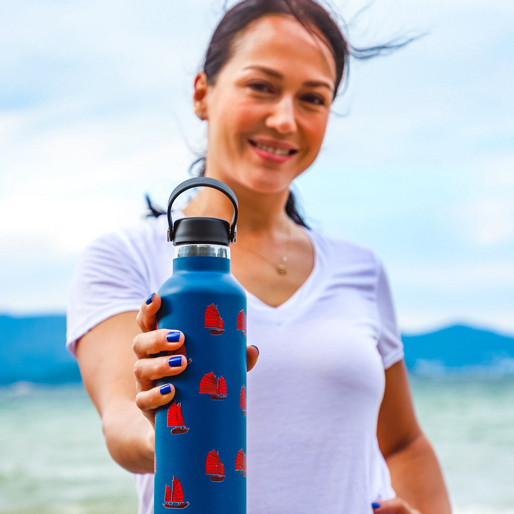 Sustainable Insulated 750ml Bottle with Junk boat Print | Ankie Belike